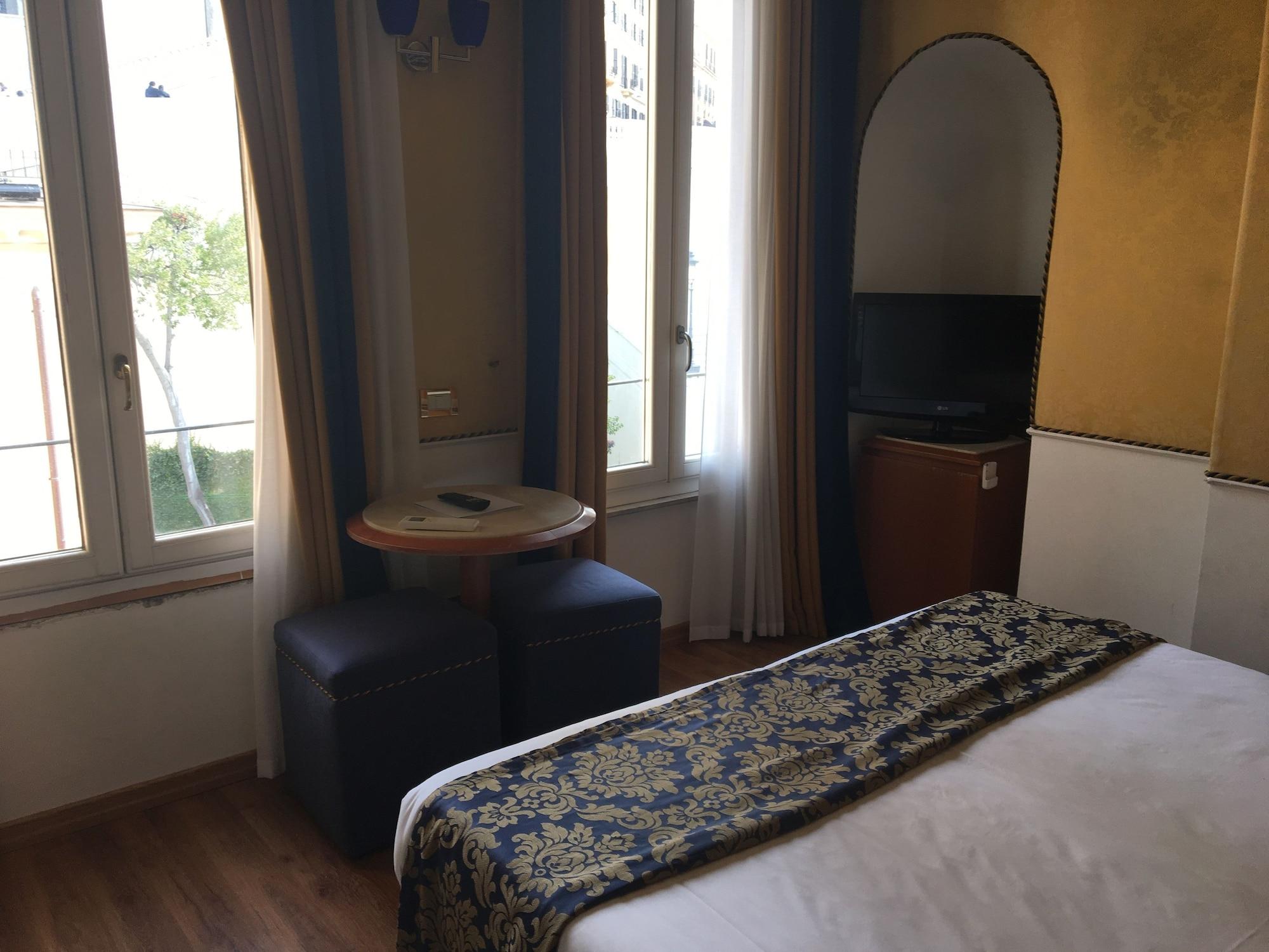 Ih Piazza Di Spagna View - Luxury Gasthof 3*
