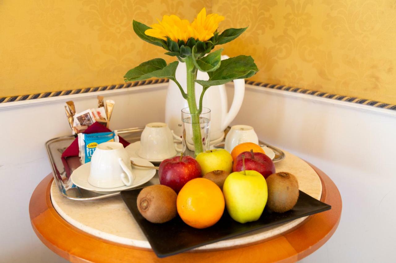 Ih Piazza Di Spagna View - Luxury Gasthof