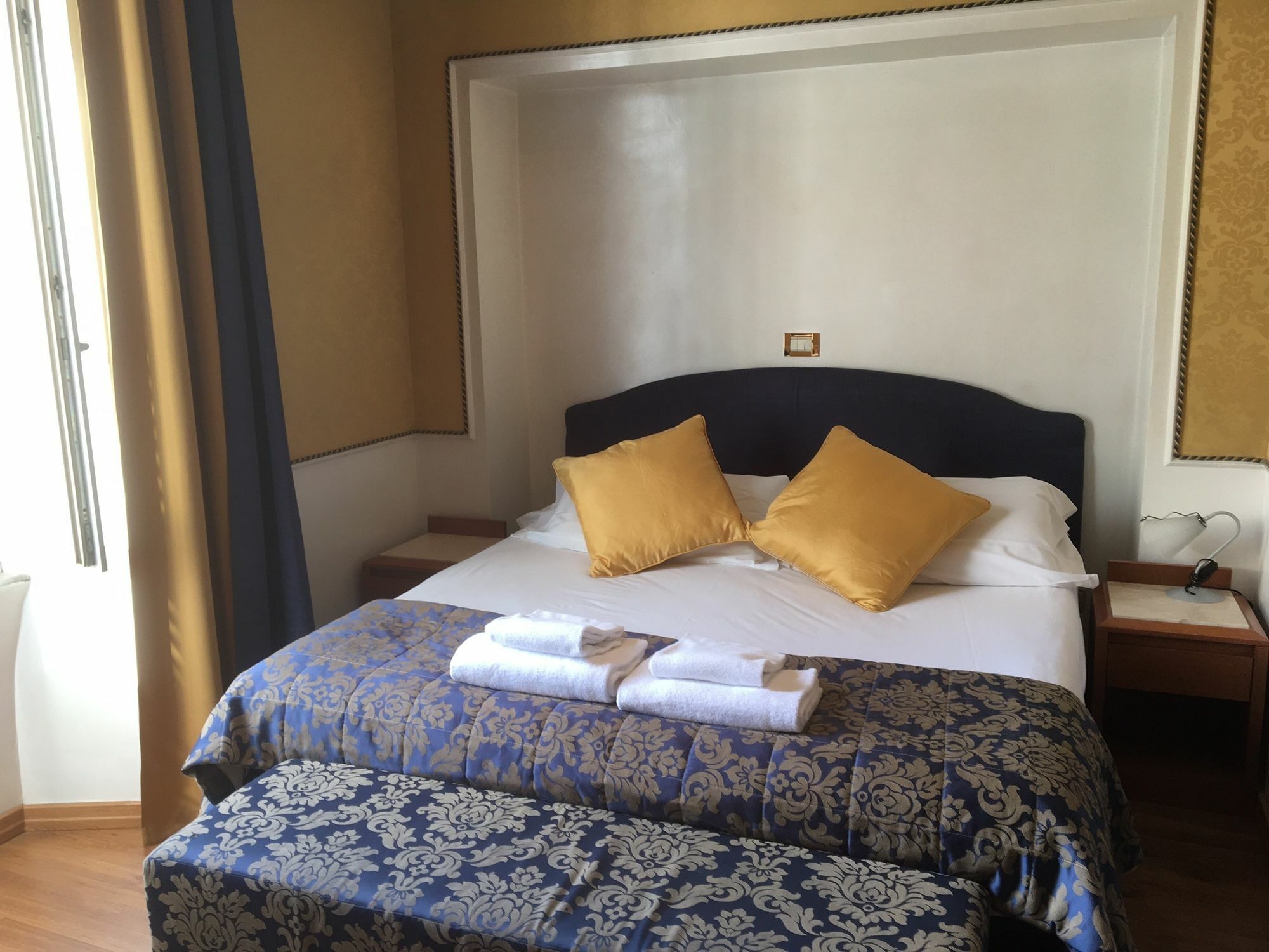 Ih Piazza Di Spagna View - Luxury Gasthof 3*