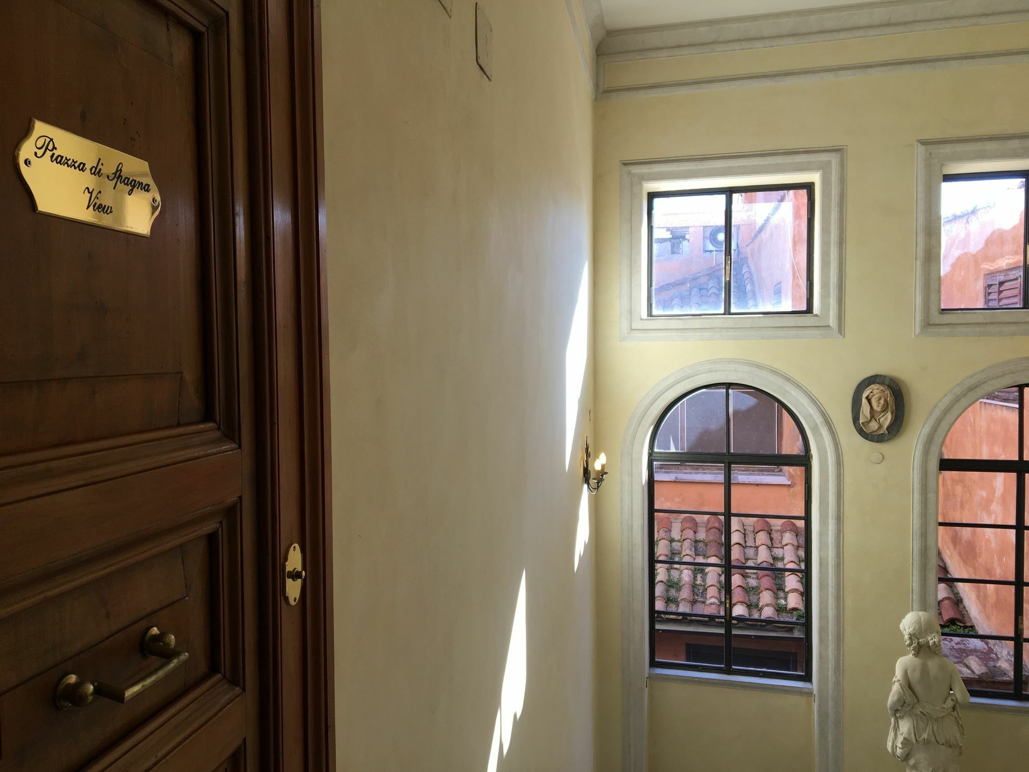Ih Piazza Di Spagna View - Luxury 3* Rom